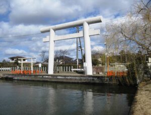 一の鳥居と忍潮井