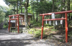 新屋山神社