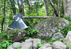 公時神社の斧