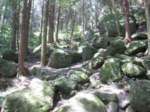 石老山の巨石群