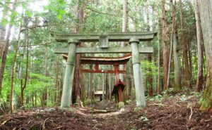 深沢大石神社の里宮