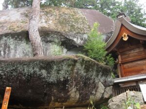 大石神社の御神体,御影石