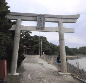 大瀬神社・神池
