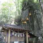 石割神社の巨石